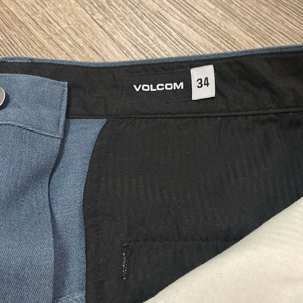 Volcom Shorts - Picture 4 of 5